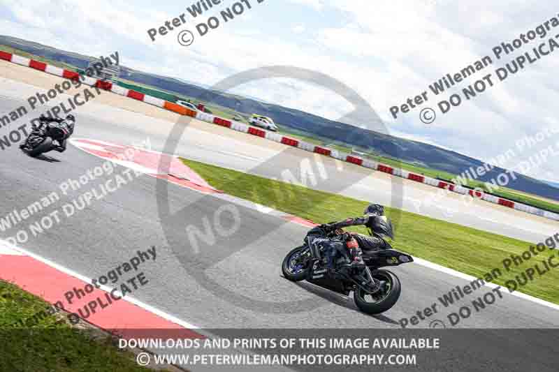 cadwell no limits trackday;cadwell park;cadwell park photographs;cadwell trackday photographs;enduro digital images;event digital images;eventdigitalimages;navarra;no limits trackdays;peter wileman photography;racing digital images;trackday digital images;trackday photos